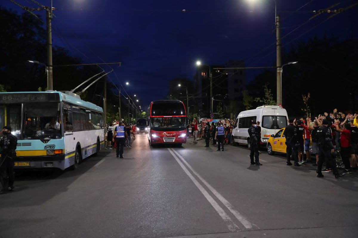 Fanii celor de la FCSB, înaintea meciului cu Dinamo 03.10.2020