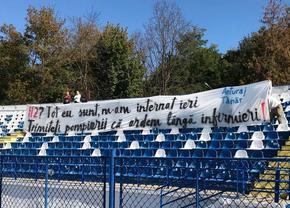 „Trimiteți pompierii, că ardem lângă infirmieri!” » Mesajul afișat la un meci din România, după tragedia de la Constanța