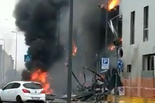 Un avion privat românesc s-a prăbușit astăzi, în jurul orei 13:00, peste o clădire de la marginea orașului Milano.