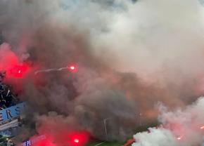 Atmosferă IRESPIRABILĂ la derby-ul Craiovelor: meciul a fost întrerupt din cauza materialelor pirotehnice
