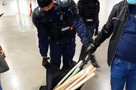 Blat cu ultrașii? Descoperire șocantă în stadion: jandarmii au găsit bâte și torțe într-una dintre lojele din Bănie!