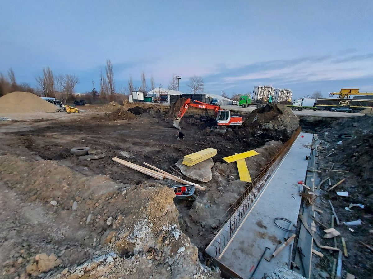 Cum arăta baza Constructorul în octombrie 2021 și cum arată acum