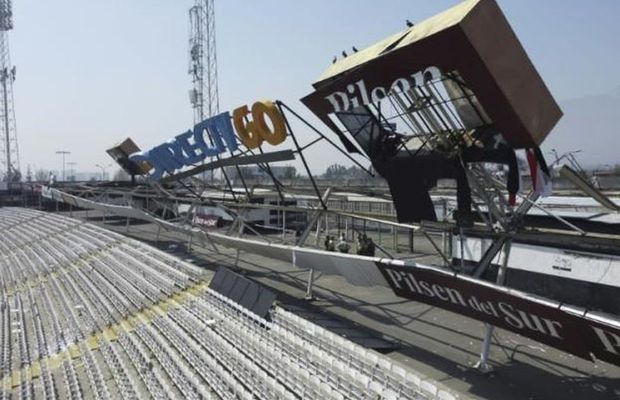 Reacția clubului chilian după ce o structură publicitară s-a prăbușit peste suporteri: „Un grup de oameni nu au respectat standardele minime de comportament”