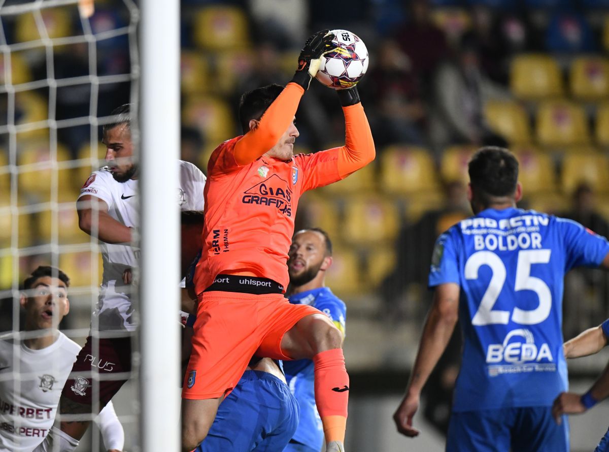 Săpunaru a venit la interviuri: „Să nu mai facem la niciun meci ce am făcut azi!”