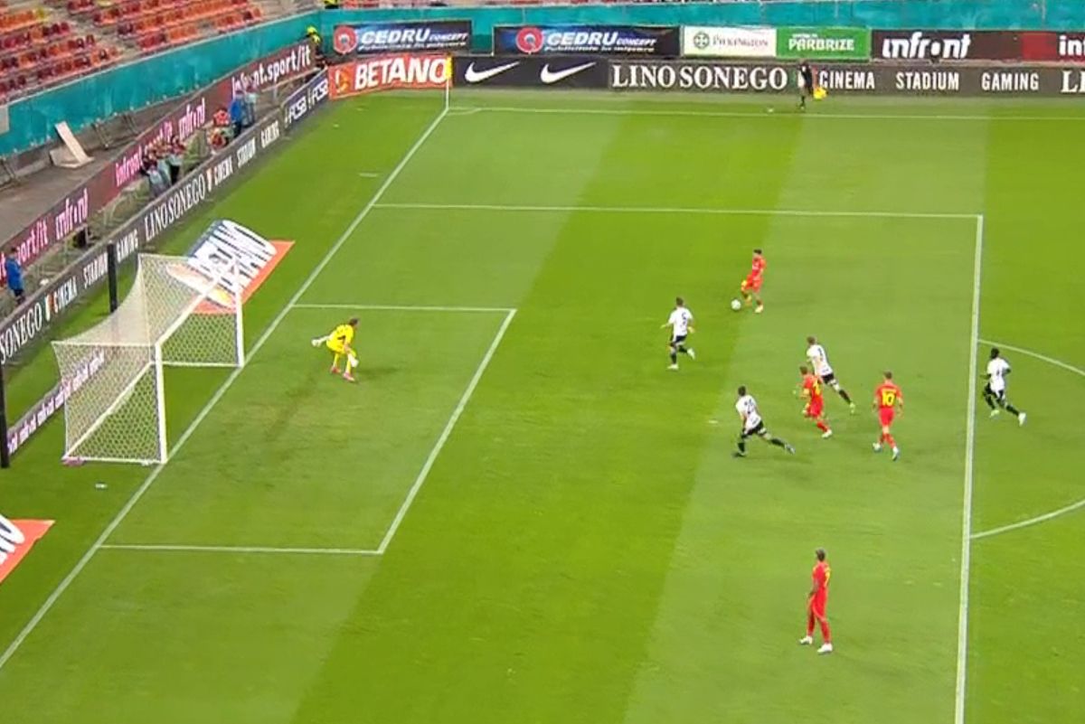 Gigi Becali unlimited » I-a predat o lecție ca la juniori titularului de la FCSB: „Acolo trebuia să dai cu interiorul la colțul lung. Așa e normal”