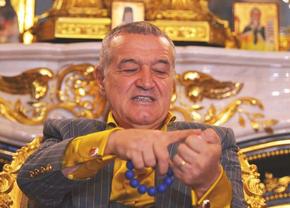 Gigi Becali atacă un titular de la FCSB: „I-a intrat în cap că e mare fotbalist. Acum s-a apucat de gâdilat mingea”