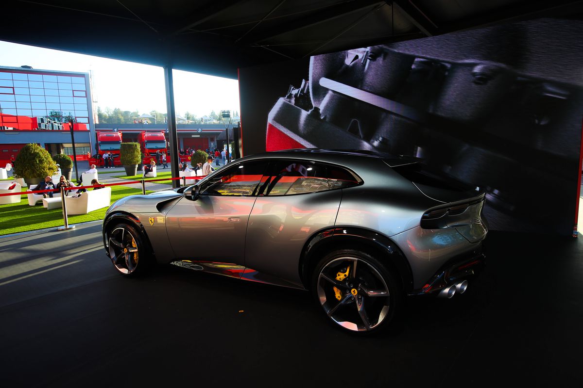 Ce cadou și-a făcut Zlatan Ibrahimovic la a 42-a aniversare! Cât a cheltuit fostul atacant al lui Milan pentru ultima fiță