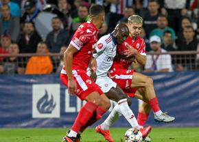 Gestul făcut de conducerea lui Dinamo înainte de meciul cu CFR Cluj: cum vrea să strângă „câinii” în jurul echipei lui Ovidiu Burcă