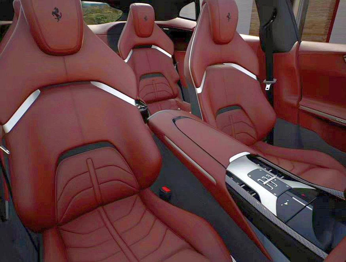 Ce cadou și-a făcut Zlatan Ibrahimovic la a 42-a aniversare! Cât a cheltuit fostul atacant al lui Milan pentru ultima fiță