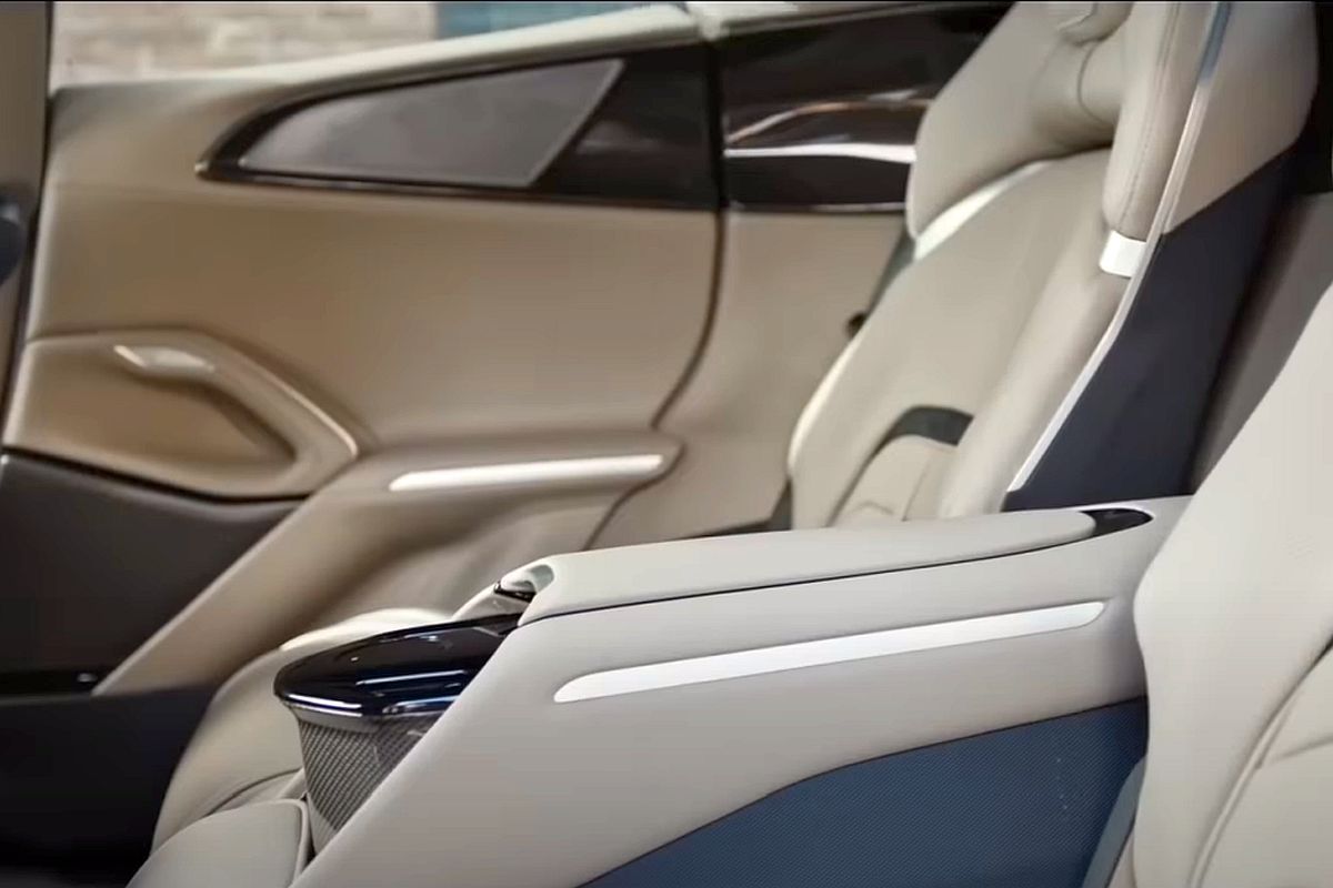 Ce cadou și-a făcut Zlatan Ibrahimovic la a 42-a aniversare! Cât a cheltuit fostul atacant al lui Milan pentru ultima fiță