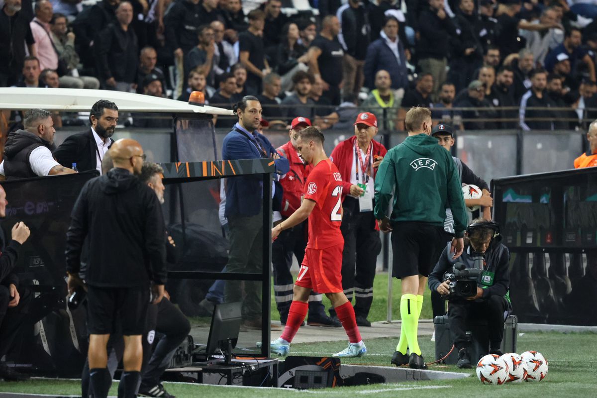 Înger și demon » Olaru a creat faza golului, dar a fost eliminat după un gest stupid