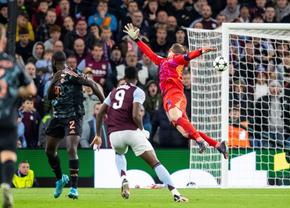 Incredibil: Manuel Neuer dă vina pe antrenor pentru gafa lui cu Aston Villa!