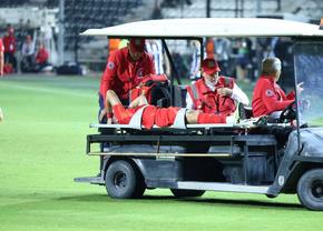 Schimbare înainte de pauză la FCSB » S-a accidentat și a părăsit terenul pe targă