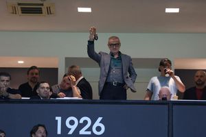 Gigi Becali, imagini senzaționale din loja de la PAOK - FCSB » Surpriză: cine este pe stadion lângă patronul campioanei