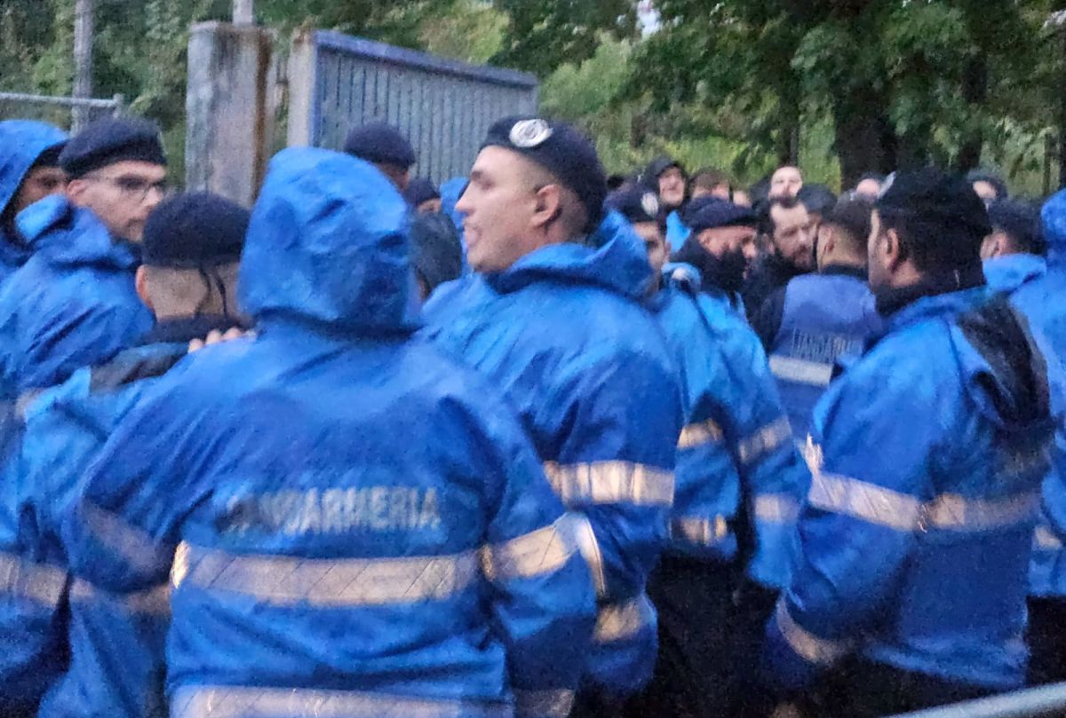 Filmul incidentelor de la Arena Națională » Intervenția Jandarmeriei asupra elvețienilor, pas cu pas: „Încă un centimetru și e bătaie cu noi! Go there, băga-mi-aș p***!”