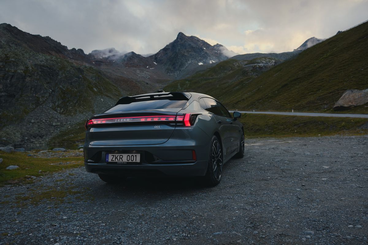 Producătorul auto de lux din China se lansează în România » Controversa uriașă în care a fost implicat recent