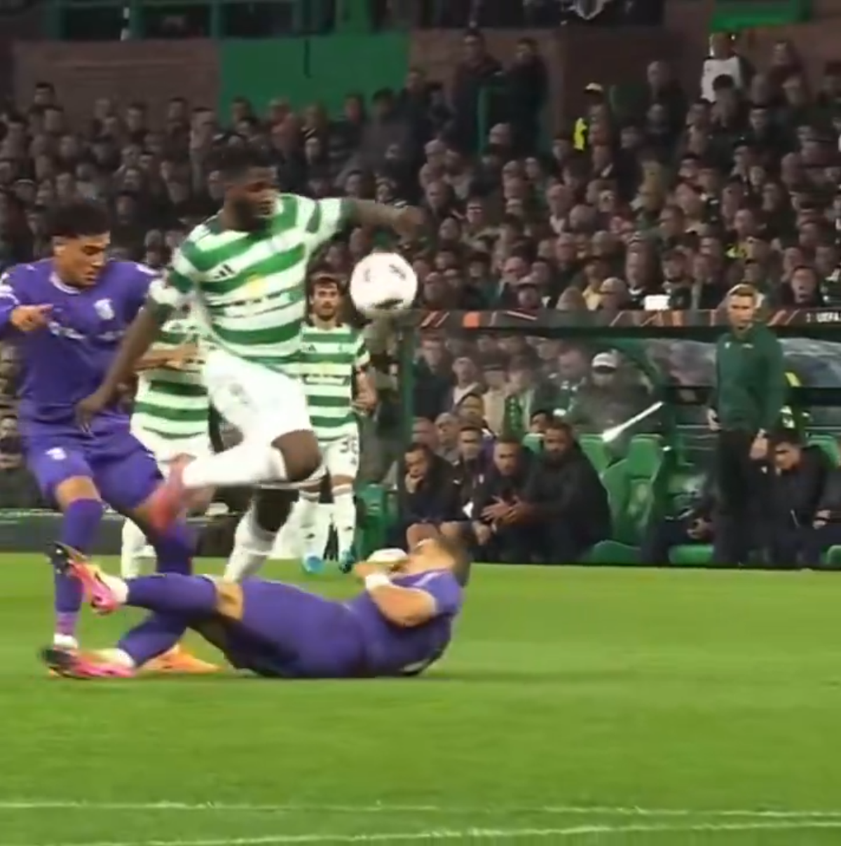 Decizie absurdă de arbitraj în Europa League » Brendan Rodgers, stupefiat: „Nu există niciun unghi care să arate asta”