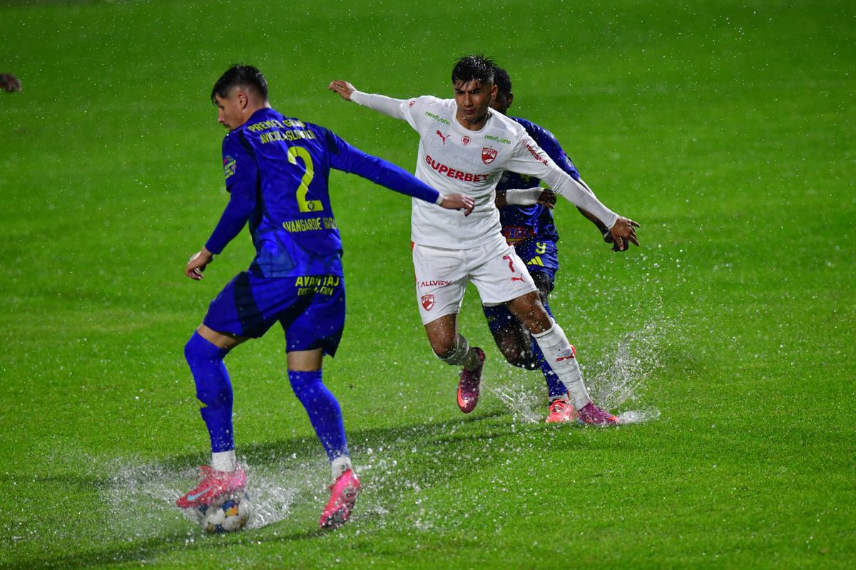 Prima reacție din partea AFAN, după ce Slobozia - Dinamo s-a jucat printre bălți: „Acest stadion nu mai trebuie omologat pentru prima ligă”