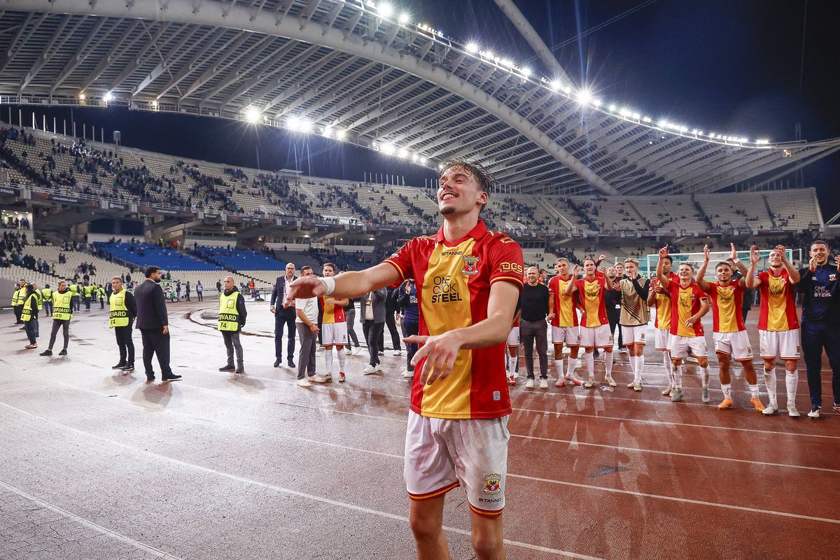 Învinsă de FCSB în prima rundă, Go Ahead Eagles a produs o mare surpriză joi seara » Deplasare impresionantă a fanilor olandezi