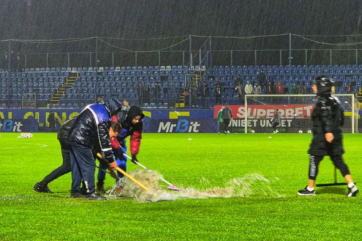 Gazonul este inundat înainte de Slobozia - Dinamo