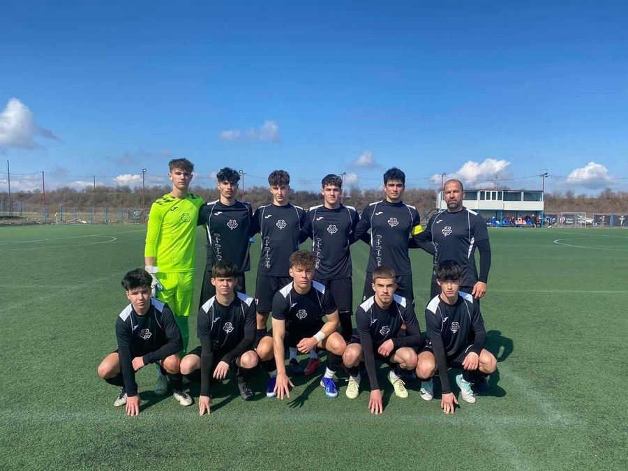 „E momentul Craiovei la titlu” » Susținător neașteptat pentru olteni: „Mușcam din adversari, la fel ca Rădoi” + Cursă cu mașini pe străzile Brașovului: „El cu BMW, eu cu VW Polo”