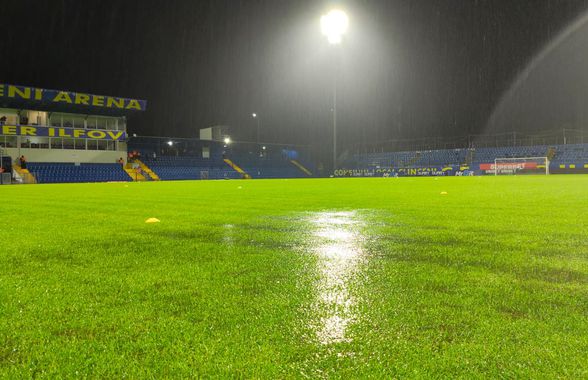 Dinamo - Slobozia, la un pas să fie AMÂNAT! Organizatorii și fanii au ajutat la îndepărtarea apei