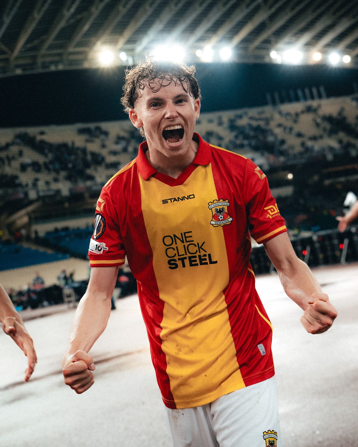 Învinsă de FCSB în prima rundă, Go Ahead Eagles a produs o mare surpriză joi seara » Deplasare impresionantă a fanilor olandezi