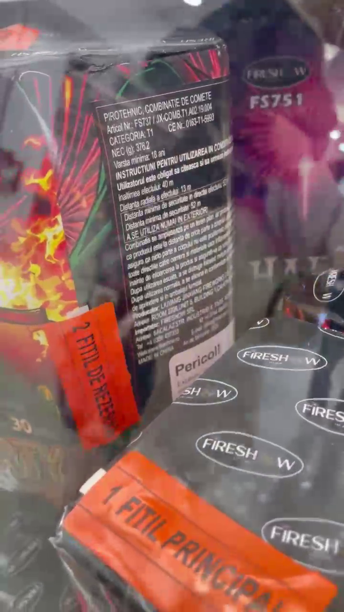 Torțe și fumigene la liber în mall! Poliția a confiscat peste 16.000 de articole pirotehnice cu o zi înaintea meciului FCSB - Young Boys » Rapid, amenzi de 500.000 de euro