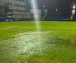 Dinamo - Slobozia, la un pas să fie AMÂNAT! Organizatorii și fanii au ajutat la îndepărtarea apei
