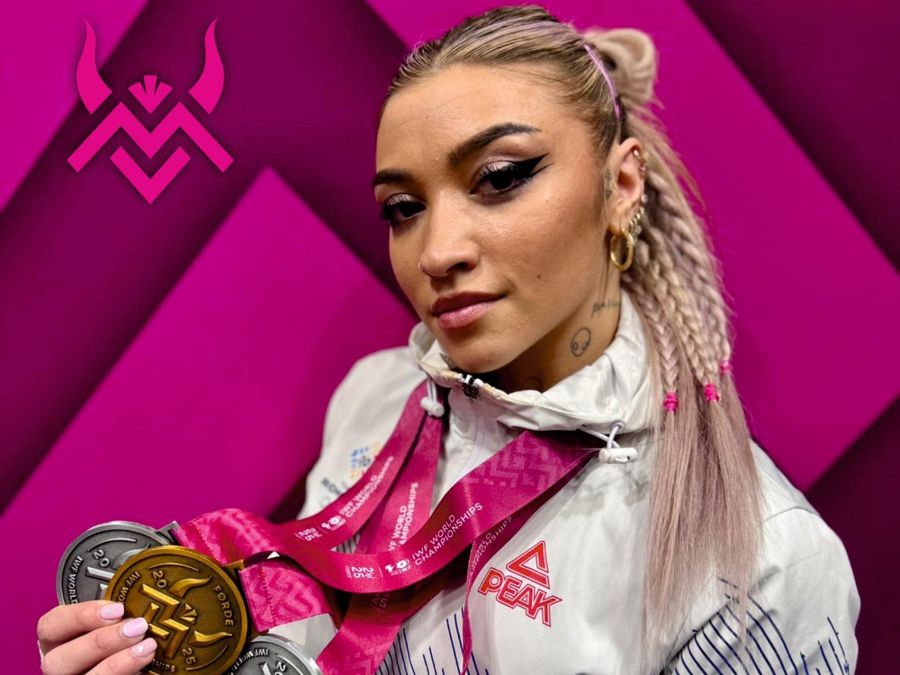 Mihaela Cambei și medaliile cucerite în Norvegia FOTO FRH Tradiția care se păstrează în sportul românesc » Campionii olimpici au confirmat în anul postolimpic