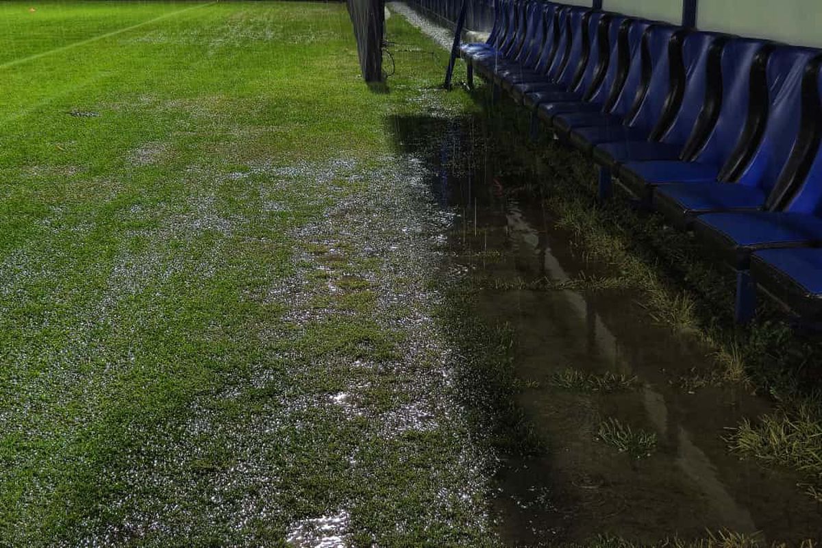 Gazonul este inundat înainte de Slobozia - Dinamo