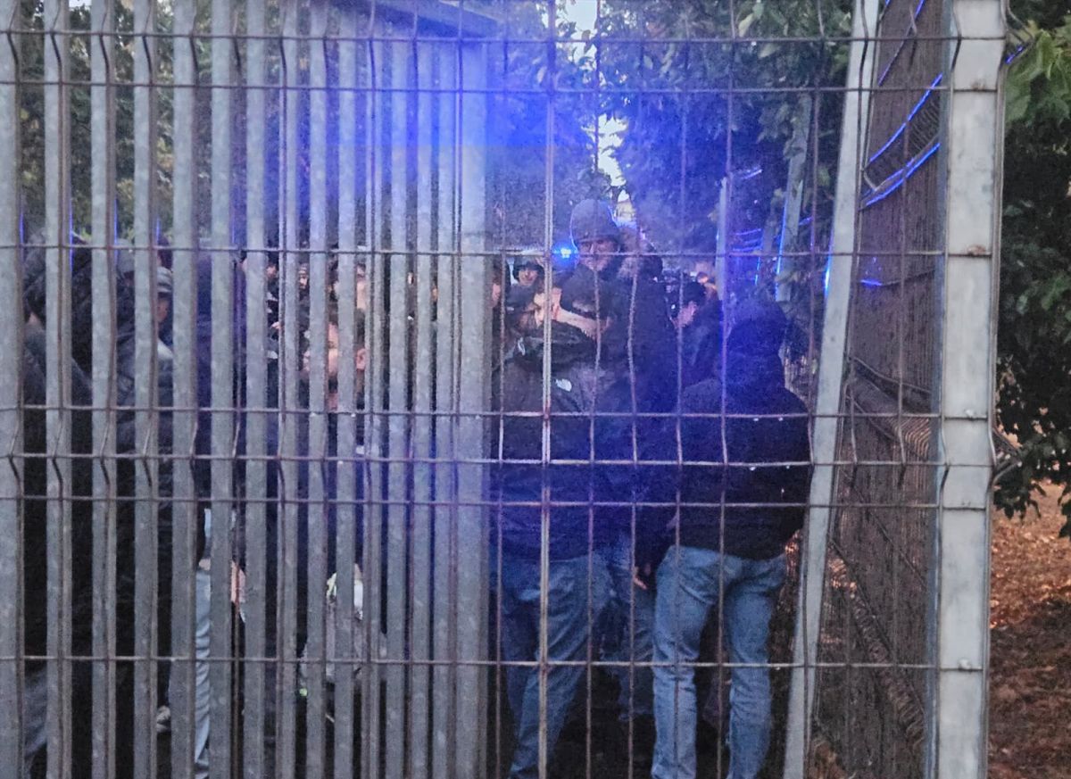 Filmul incidentelor de la Arena Națională » Intervenția Jandarmeriei asupra elvețienilor, pas cu pas: „Încă un centimetru și e bătaie cu noi! Go there, băga-mi-aș p***!”