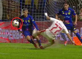 Dinamo a cerut un penalty în prima repriză! Ce s-a întâmplat în careul Sloboziei