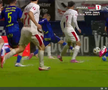 Dinamoviștii au cerut penalty după șutul lui Armstrong
