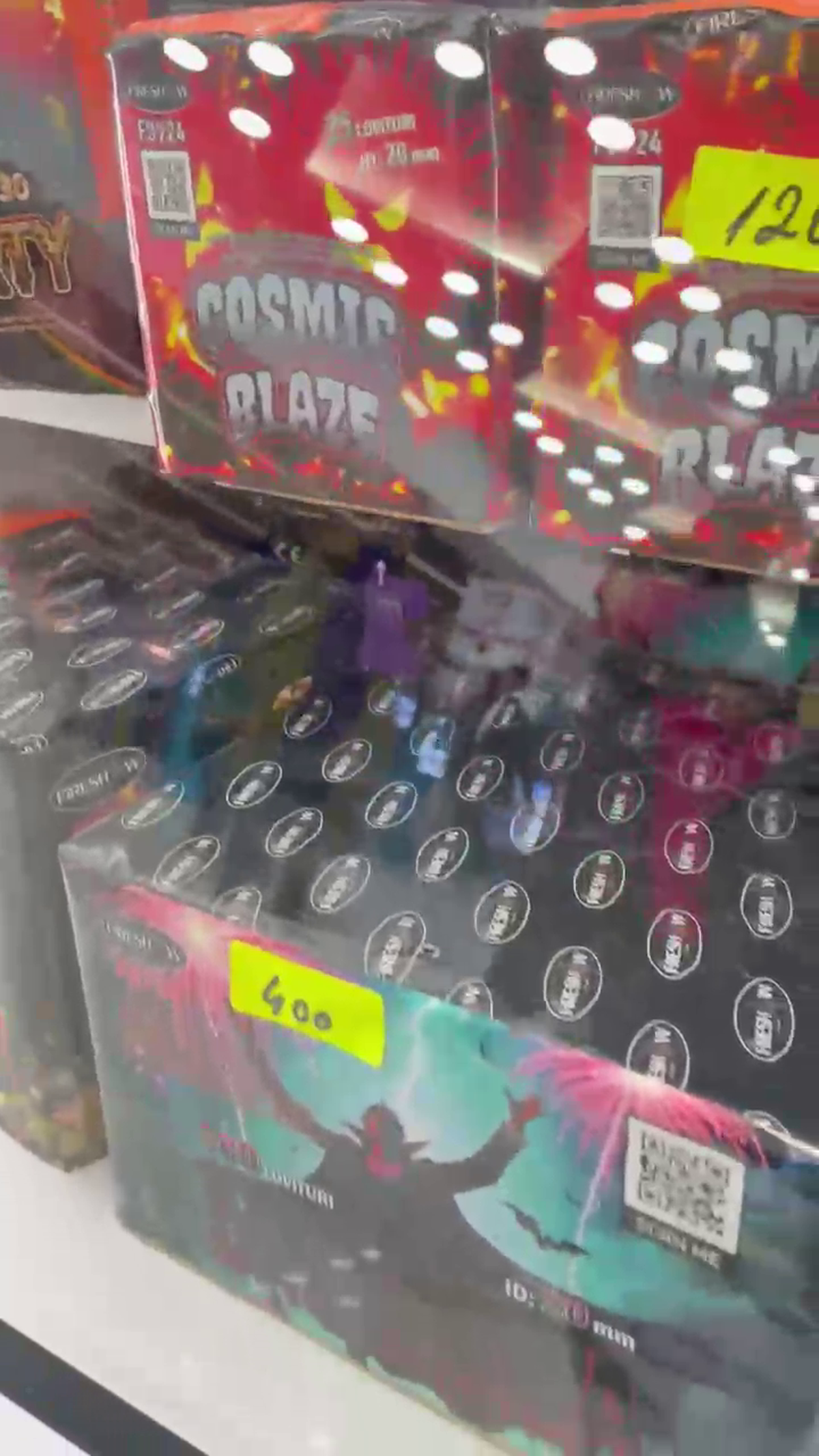 Torțe și fumigene la liber în mall! Poliția a confiscat peste 16.000 de articole pirotehnice cu o zi înaintea meciului FCSB - Young Boys » Rapid, amenzi de 500.000 de euro