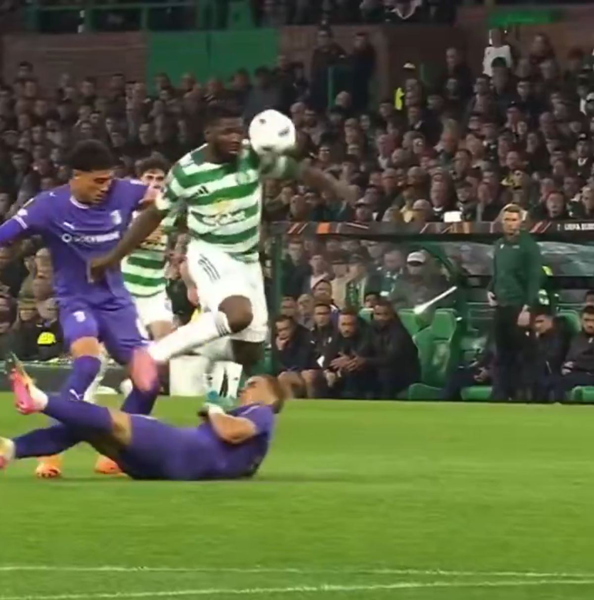 Decizie absurdă de arbitraj în Europa League » Brendan Rodgers, stupefiat: „Nu există niciun unghi care să arate asta”