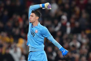 Povestea penalty-urilor ratate de Roma » Promisiunea secretă făcută de portarul lui Lille înaintea meciului!