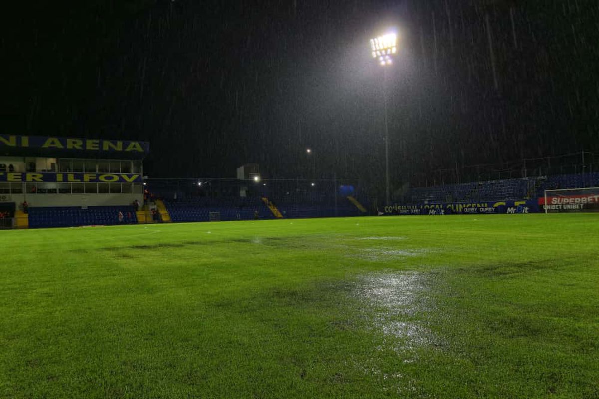 Gazonul este inundat înainte de Slobozia - Dinamo