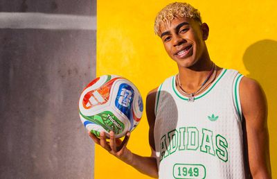 adidas lansează „TRIONDA” - mingea oficiala de meci a Cupei Mondiale FIFA  2026