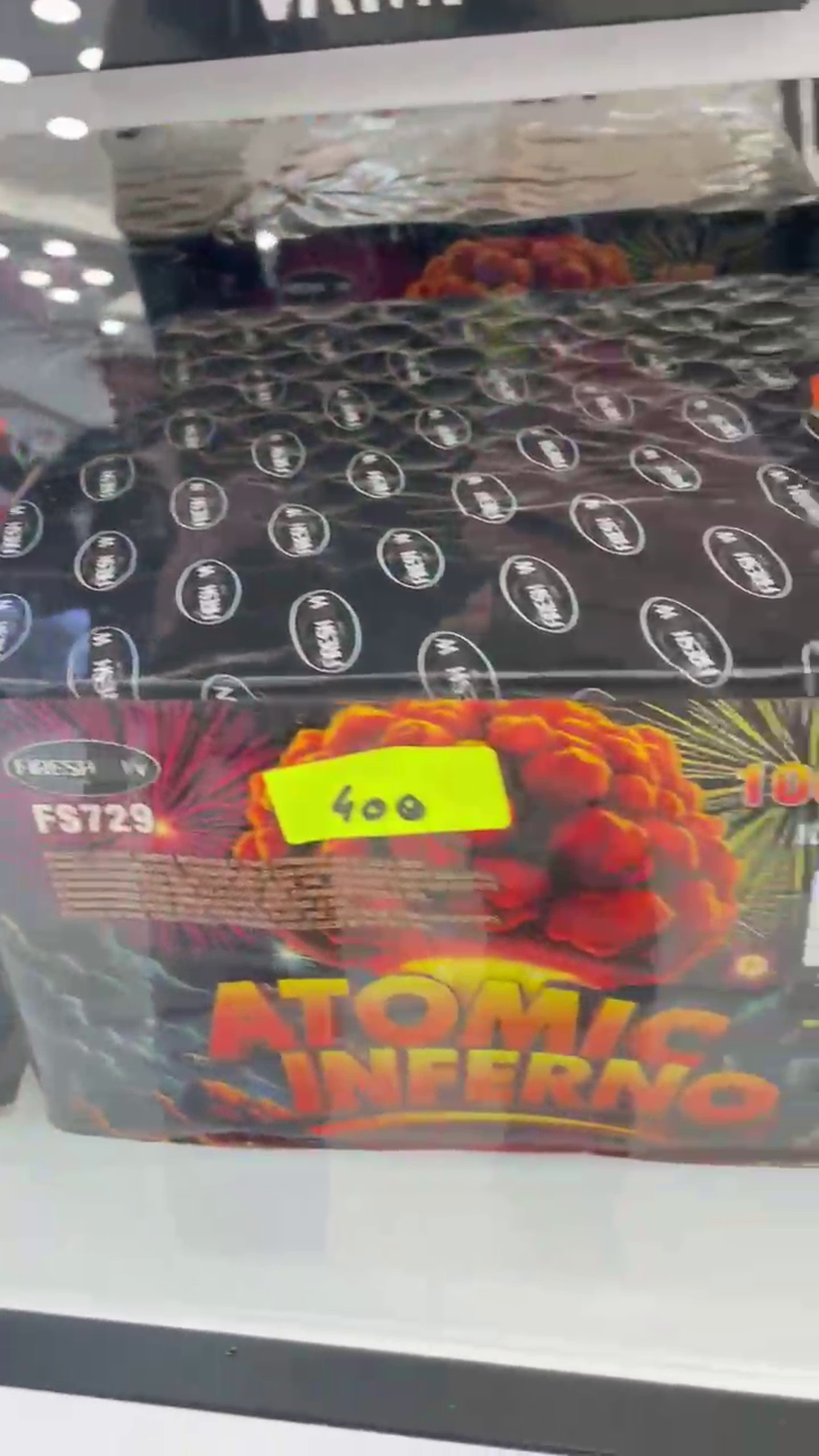 Torțe și fumigene la liber în mall! Poliția a confiscat peste 16.000 de articole pirotehnice cu o zi înaintea meciului FCSB - Young Boys » Rapid, amenzi de 500.000 de euro