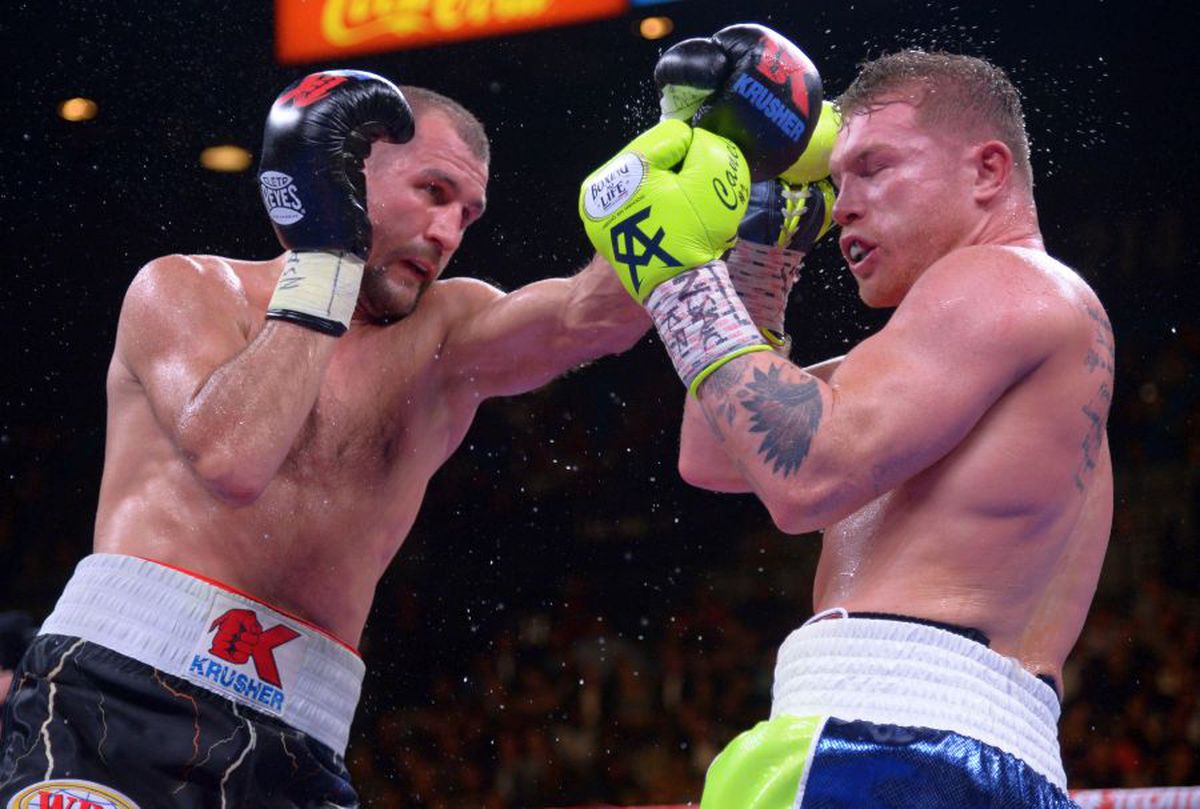 VIDEO + FOTO Saul Canelo Alvarez, noul campion WBO la categoria semigrea! KO violent reușit în meciul cu  Sergey Kovalev