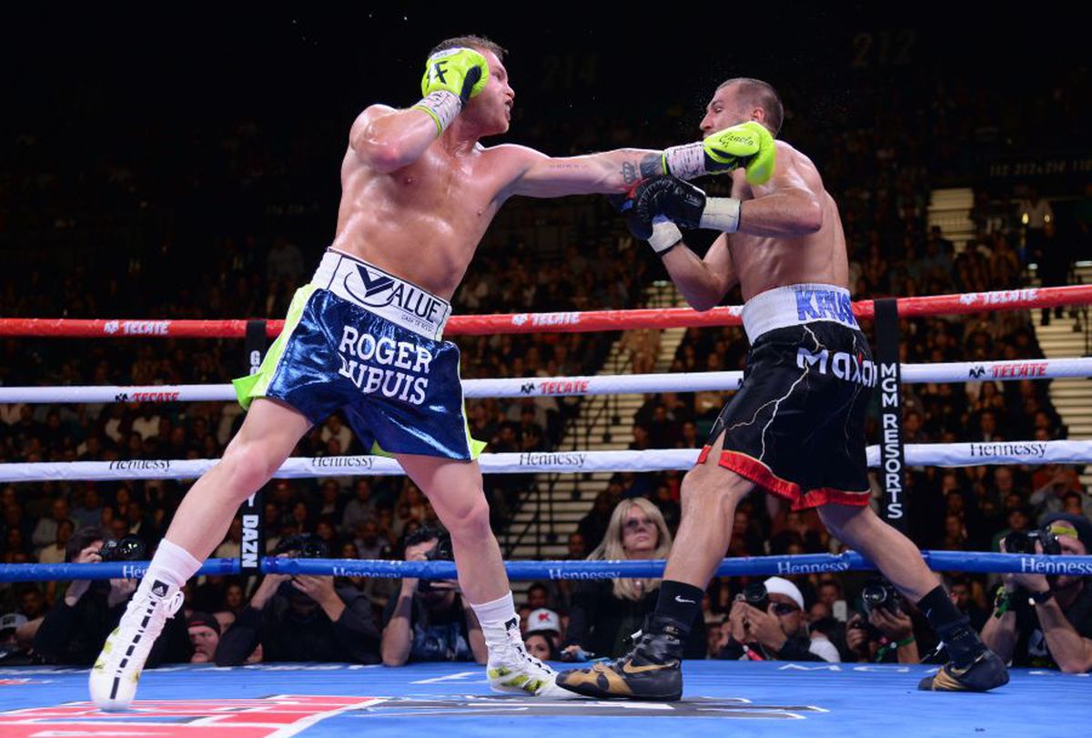VIDEO + FOTO Saul Canelo Alvarez, noul campion WBO la categoria semigrea! KO violent reușit în meciul cu  Sergey Kovalev
