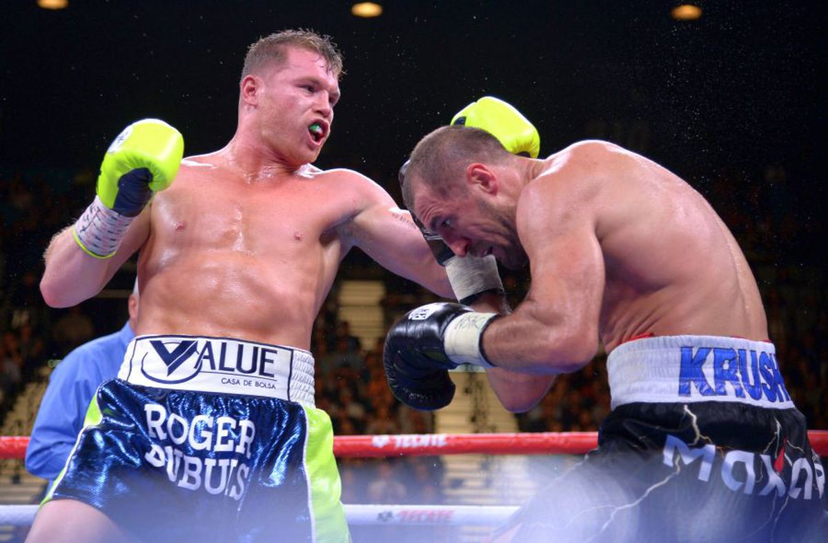 VIDEO + FOTO Saul Canelo Alvarez, noul campion WBO la categoria semigrea! KO violent reușit în meciul cu  Sergey Kovalev