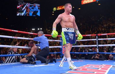 VIDEO + FOTO Saul Canelo Alvarez, noul campion WBO la categoria semigrea! KO violent reușit în meciul cu  Sergey Kovalev