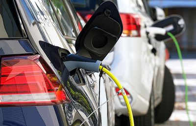 Angela Merkel, ordin drastic în Germania » Numărul URIAȘ de stații de încărcare pentru mașinile electrice cerut până în 2030