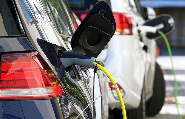 Angela Merkel, ordin drastic în Germania » Numărul URIAȘ de stații de încărcare pentru mașinile electrice cerut până în 2030