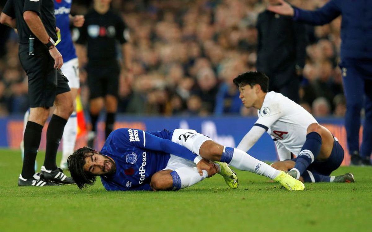 EVERTON - TOTTENHAM // VIDEO + FOTO Atenție, imagini TERIBILE, cu puternic impact emoțional în Premier League! Son i-a rupt piciorul lui Andre Gomes. Jucătorii au izbucnit în lacrimi și s-au rugat pe teren