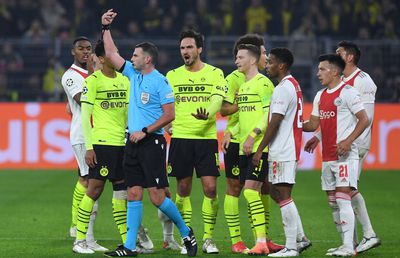 ROȘU scandalos în Liga Campionilor » Verdictul specialistului: „N-am nicio explicație, chiar nu înțeleg!”