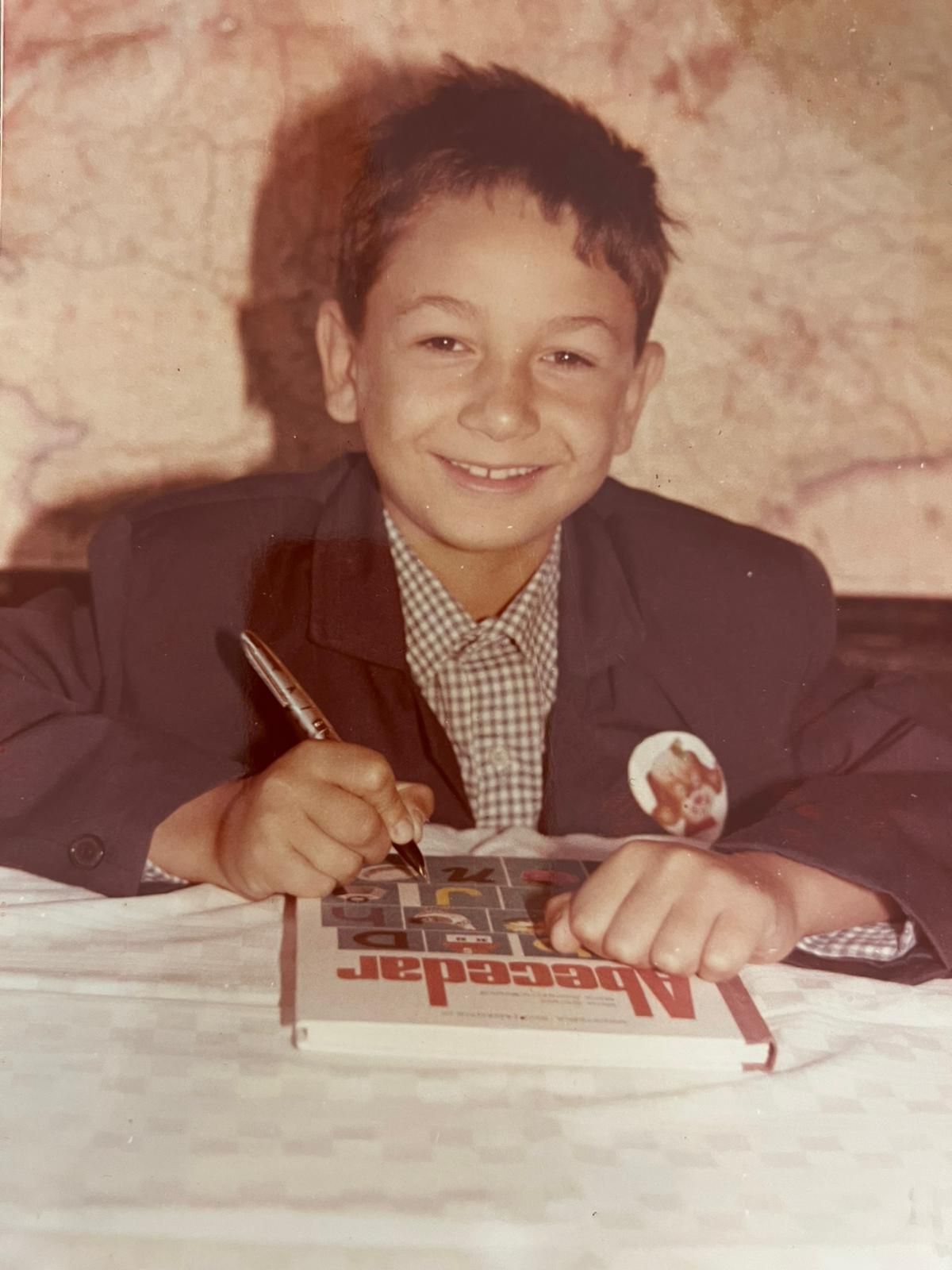 Oana Pellea, Feli, Ana Maria Popescu (Brânză), Călin Goia, Chef Florin Dumitrescu și Andi Vasluianu, alături de tinerii din România care vor să-și urmeze visurile