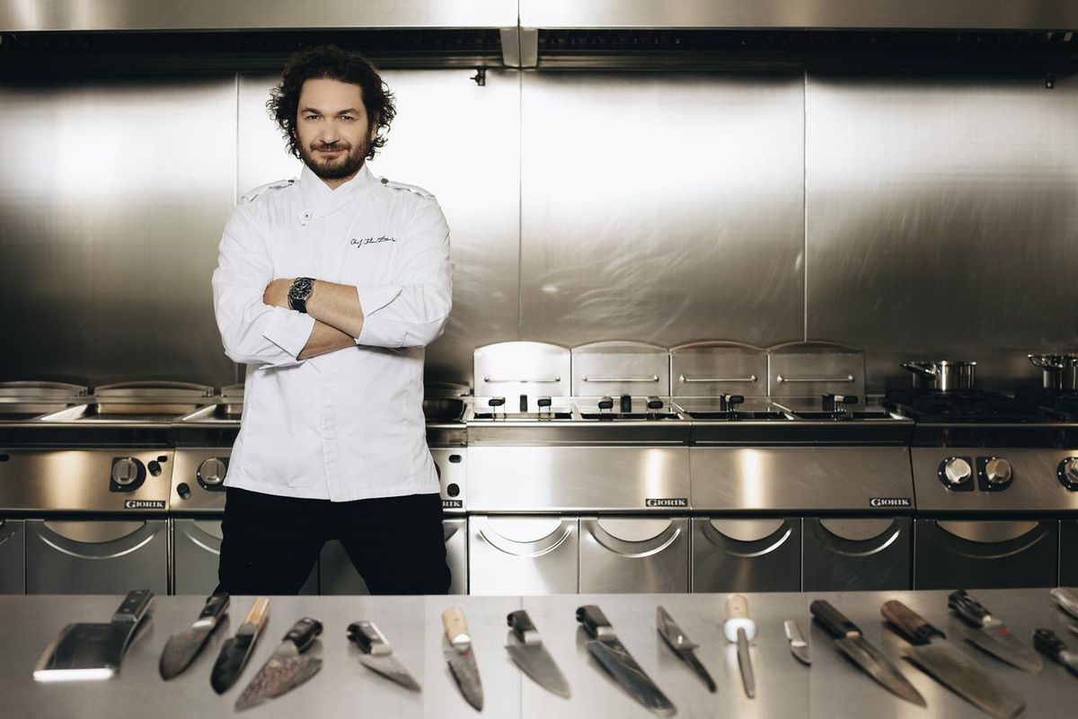 Oana Pellea, Feli, Ana Maria Popescu (Brânză), Călin Goia, Chef Florin Dumitrescu și Andi Vasluianu, alături de tinerii din România care vor să-și urmeze visurile